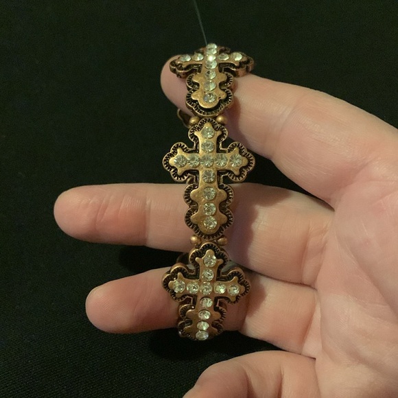 ❤️❤️❤️NWT Elegant and simple Gold and Silver Cross Bracelet!! ❤️❤️❤️ - Picture 11 of 11